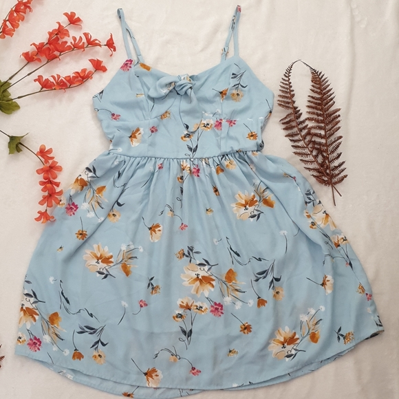 Floral Print V-Neck Strappy Tie Front Dress - Xhil - Picture 4 of 13